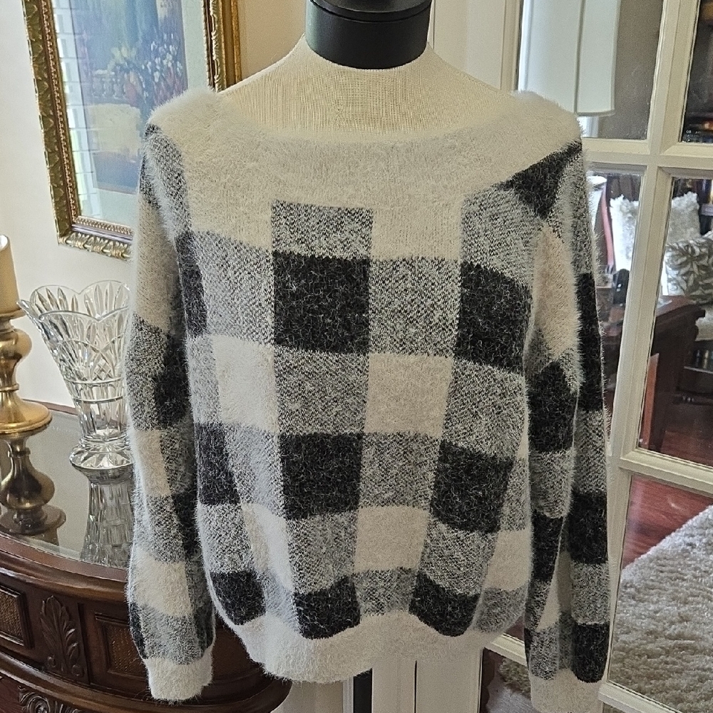 Express Cozy Furry Black White Check Sweater LongSleeve Round Neckline Large EUC